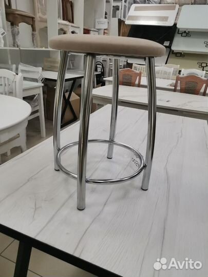 Табуретки деревянные