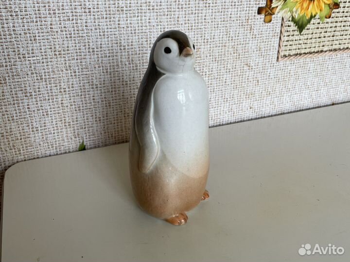Фарфоровая статуэтка Пингвин