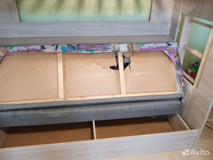 Детская двухярусная кровать