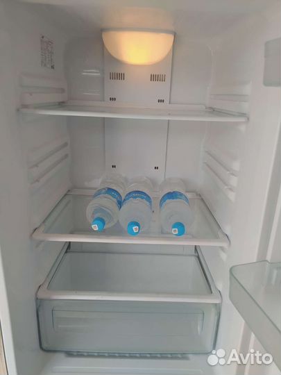 Холодильник Samsung