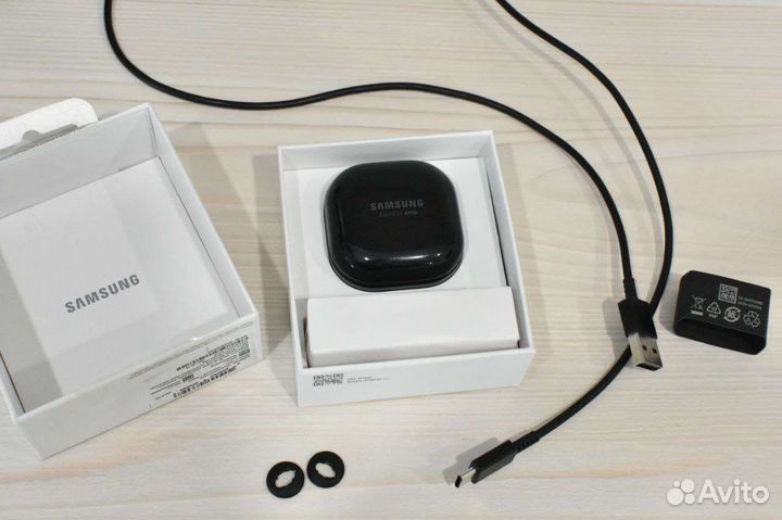 Наушники Samsung Galaxy Buds Live