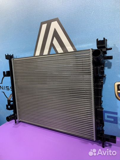 Радиатор охлаждения двигателя основной Renault log