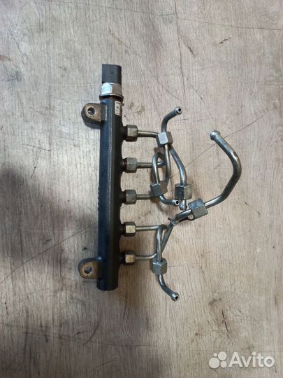 Рампа топливная Opel Antara