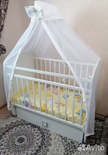 Кровать с балдахином