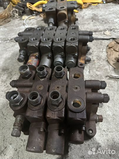 Гидрораспределитель на К-704
