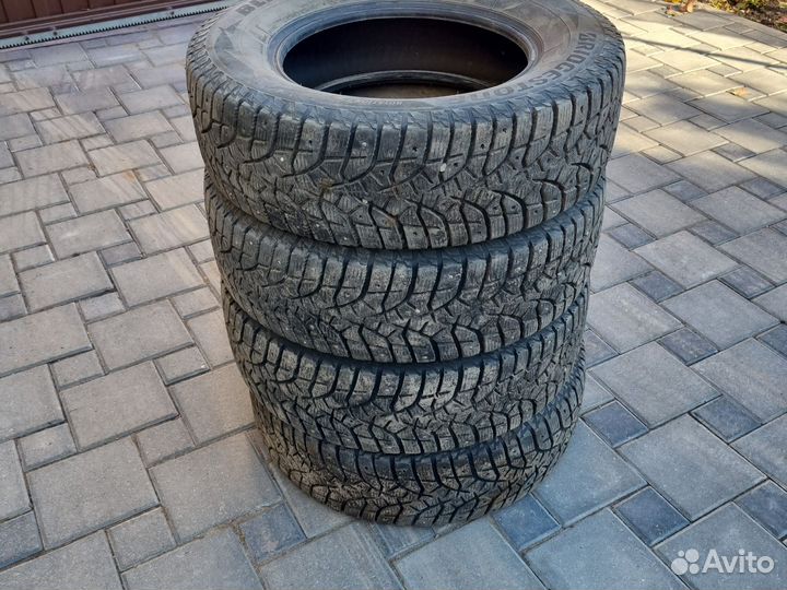 Bridgestone Blizzak Spike-02 15/13.5 R15 96