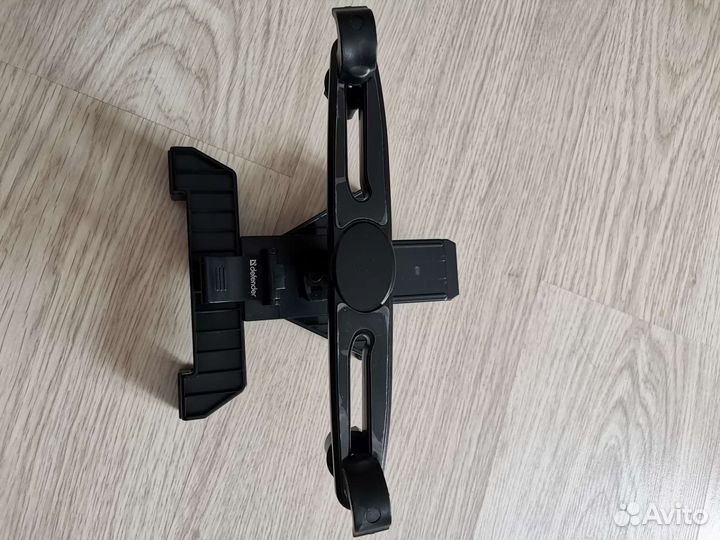 Держатель для планшета в авто