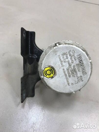 Бачок главного тормозного цилиндра