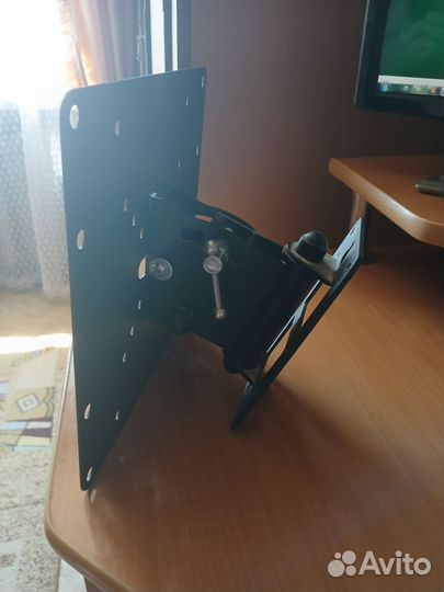 Кронштейн для телевизора поворотный