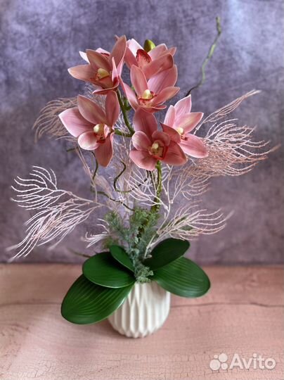 Декор интерьера, композиции из цветов, озеленение