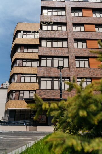 2-к. квартира, 94 м², 2/6 эт.