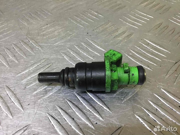 Форсунка Мерседес Ц класс 2710780549 271946