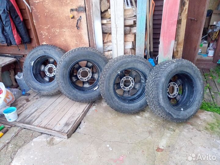 Колеса зимние 215 70 r15