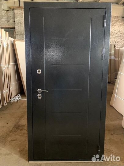 Дверь входная металлическая с терморазрывом