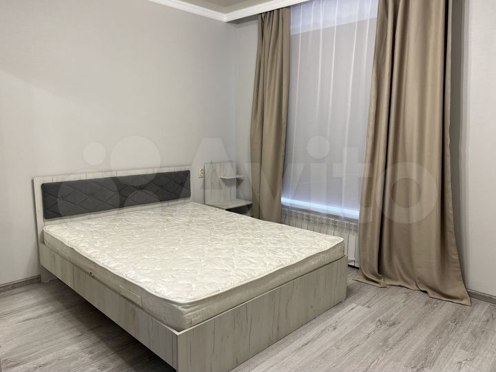 2-к. квартира, 60 м², 1/18 эт.