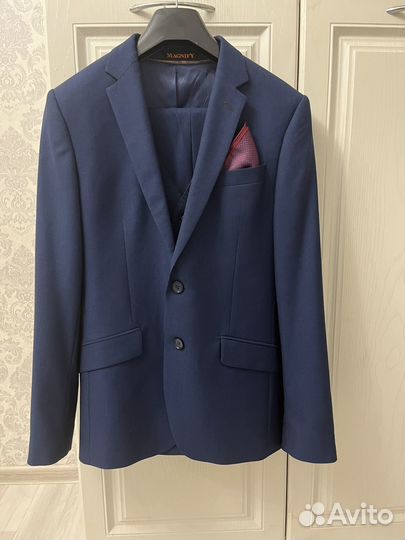 Строгий костюм мужской