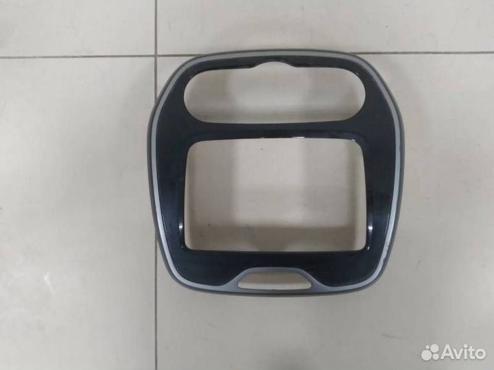 Рамка магнитолы Renault Kaptur 2016