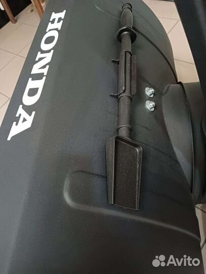 Снегоуборочная гусеничная машина Honda 18 h.p