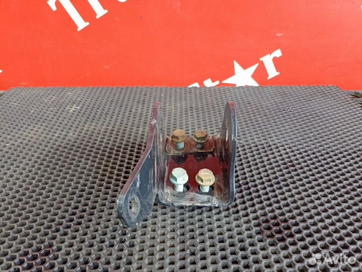 Кронштейн торсиона кабины правый