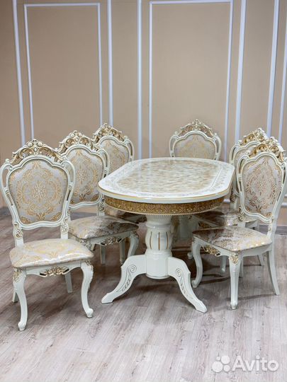 Стол и стулья