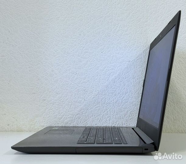 Lenovo 17’’(Intel 2.30GHz/8gb/MX110 2gb/SSD 256gb