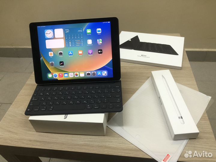 iPad Pro 9.7 32Gb LTE Grey 2017 Procreate Стекло