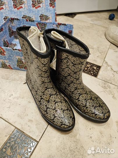 Резиновые сапоги