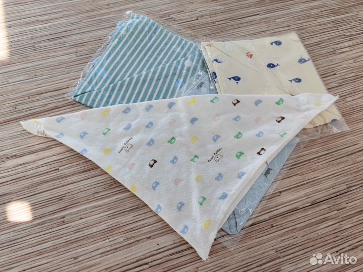 Трикотажный нагрудник, слюнявчик