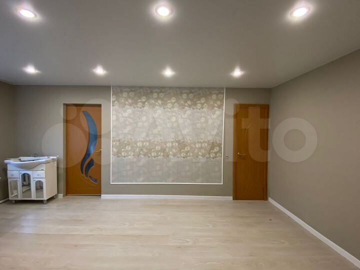 2-к. квартира, 46 м², 1/3 эт.