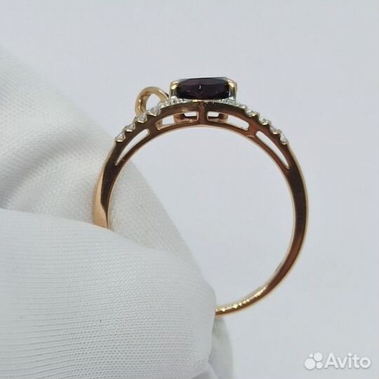 Золотое кольцо с фианитом 17р