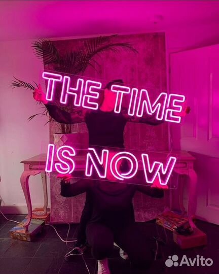 Неоновая вывеска