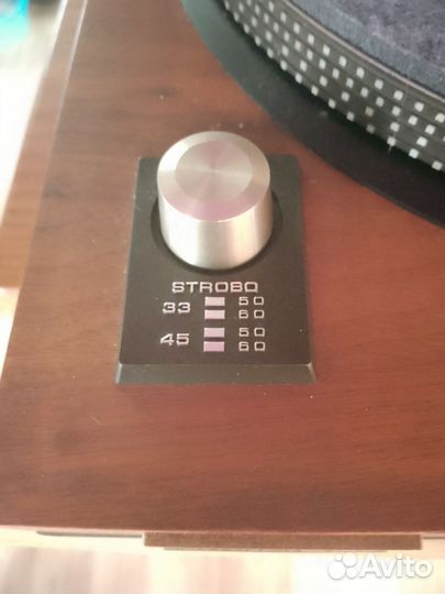 Виниловый проигрыватель