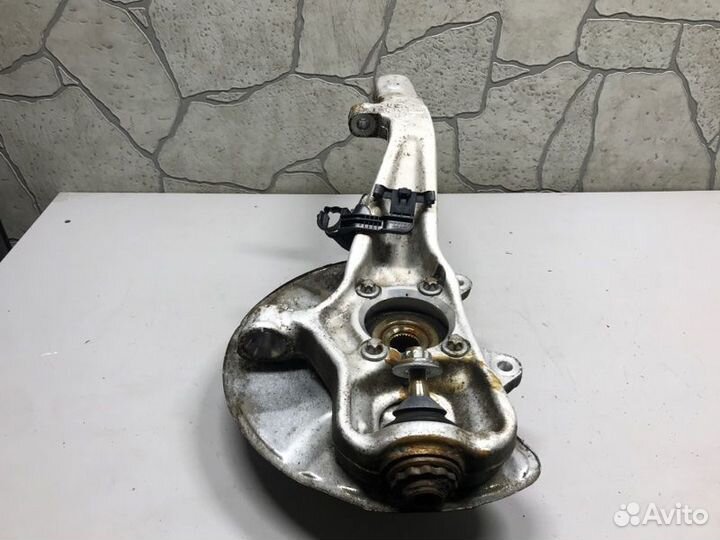 Кулак поворотный передний правый Mercedes-Benz Gl