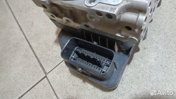 Блок ABS (насос) Lexus IS (XE30)
