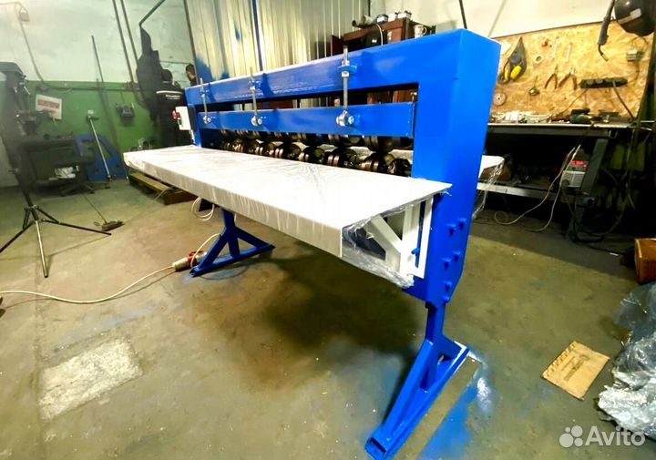 Машина для нанесения ребер жесткости