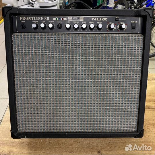 Гитарный комбоусилитель и Электрогитара