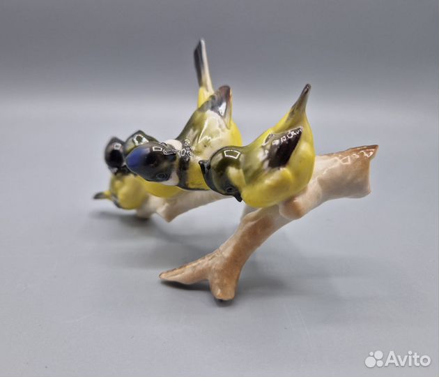 Хутченройтер фарфоровая статуэтка птички синицы