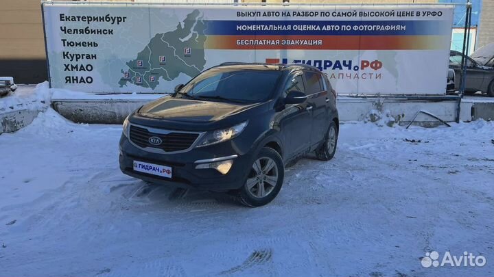 Стекло двери задней левой (форточка) Kia Sportage