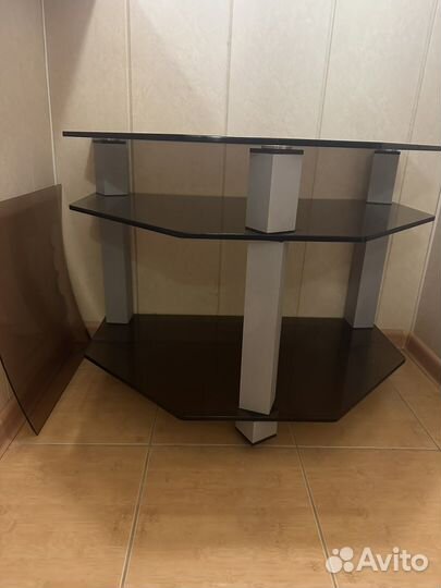 Стеклянная тумба под тв