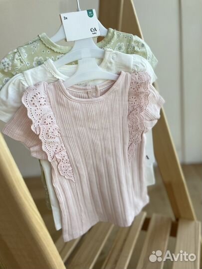 Комплект футболок для девочки c&a 80,98