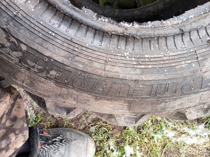 Шины от погрузчика JSB