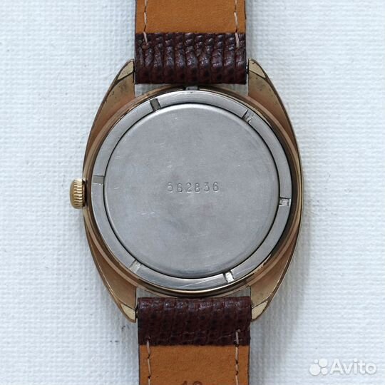 Восток наручные механические часы СССР