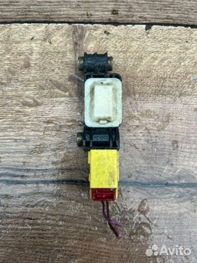 Датчик удара Audi 3 8P 1.8 2008