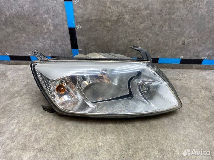 Фара передняя правая Лада Гранта седан 1.6 21126