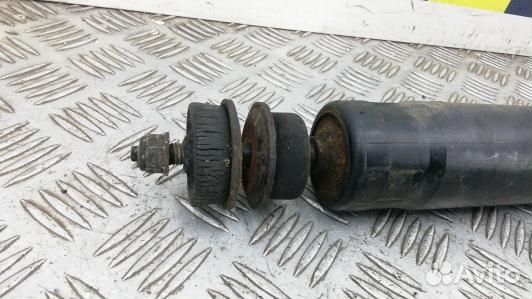 Амортизатор передний jeep grand cherokee WJ (97D30