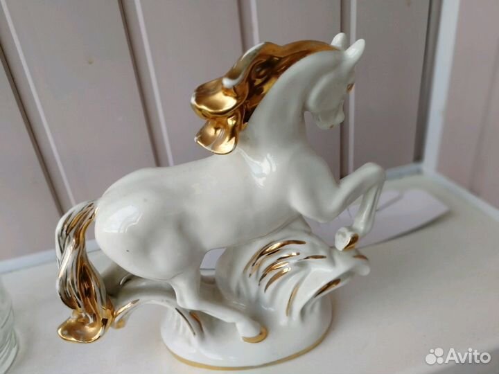 Фарфоровый конь, лфз