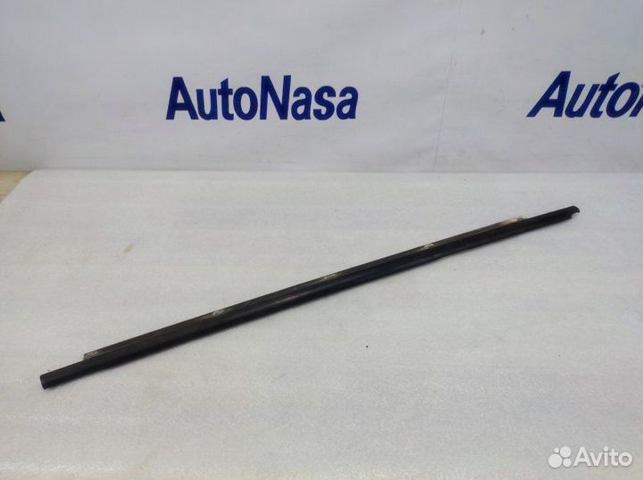 Накладка стекла двери задняя правая Volkswagen