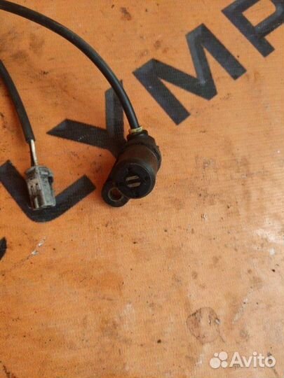 Датчик abs задний правый Toyota Corona Premio