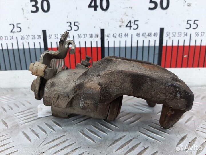 Суппорт задний правый для Audi A4 B5 8D0615424