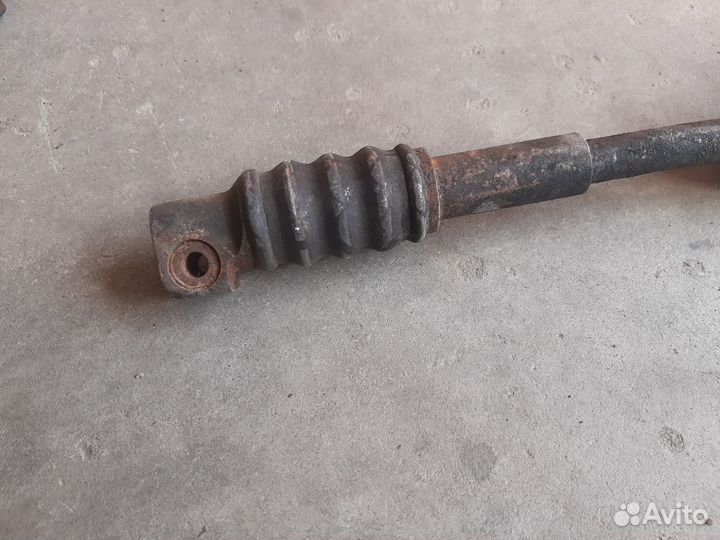 Кардан рулевой нижний Toyota Land Cruiser 200